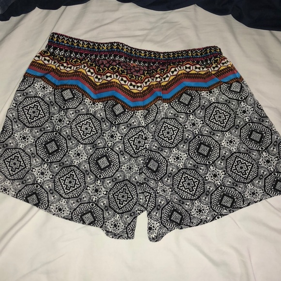 Patterned Aztec Shorts - Picture 2 of 4
